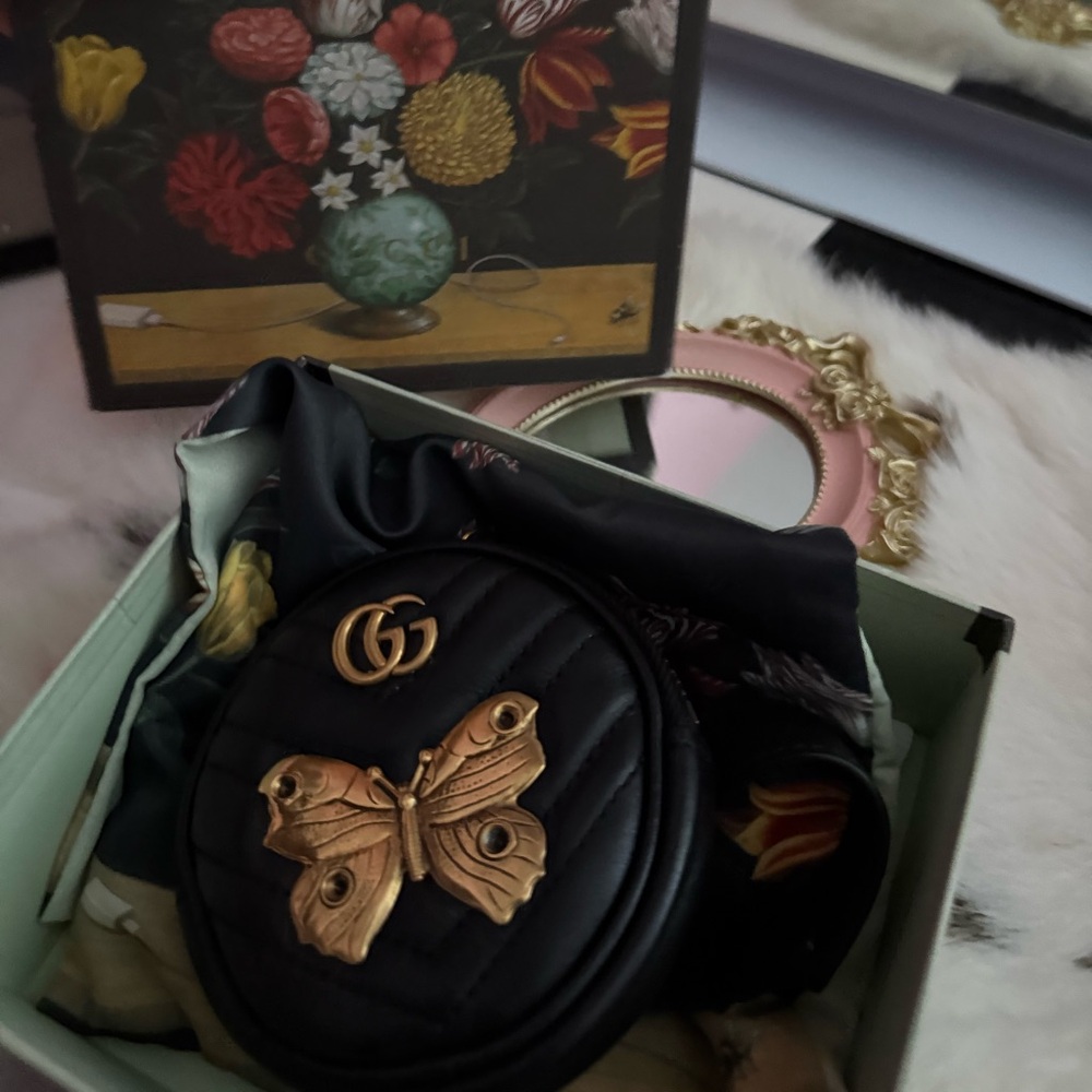 Gucci Black Textured wristlet pouch